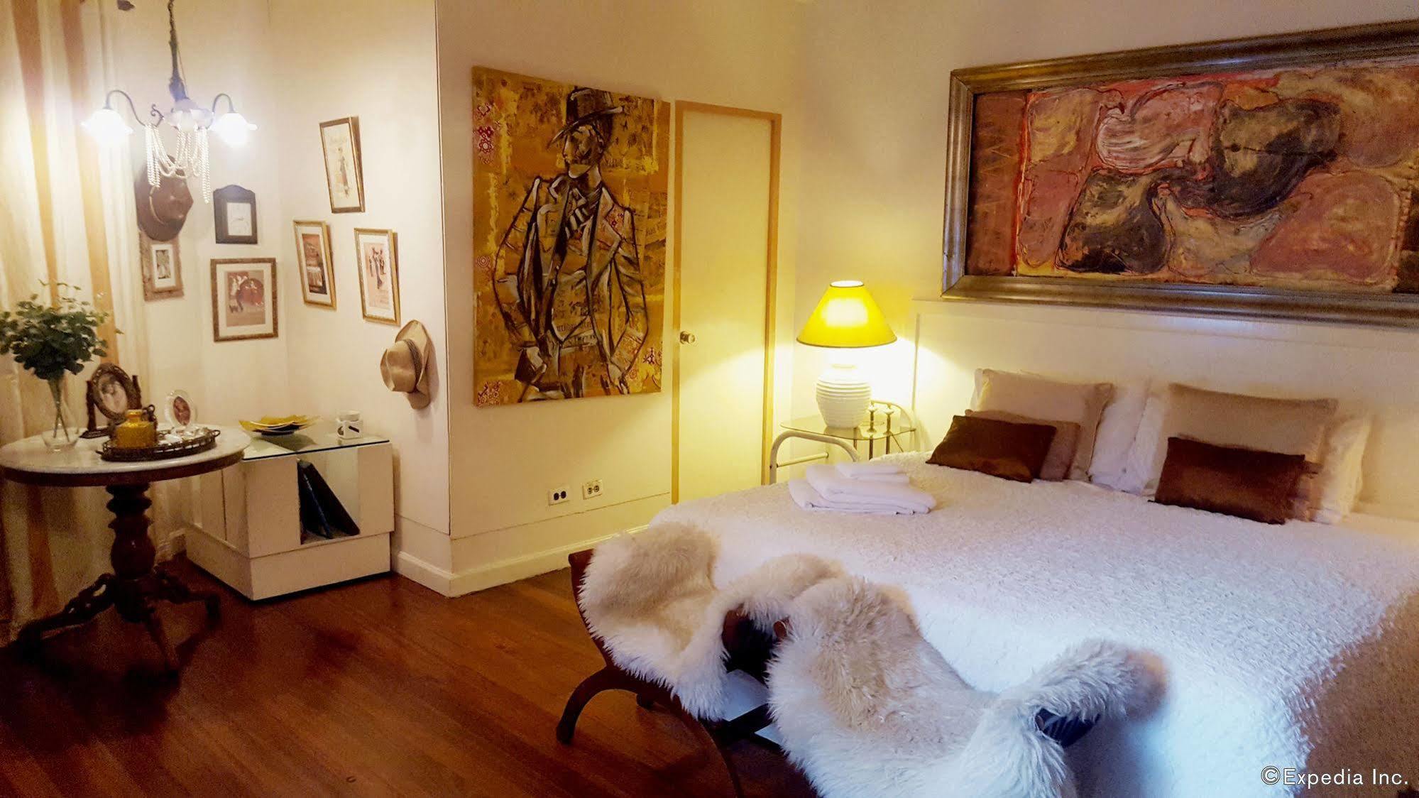 Casa Amapola Manila Bed & Breakfast Тагуиг Екстериор снимка