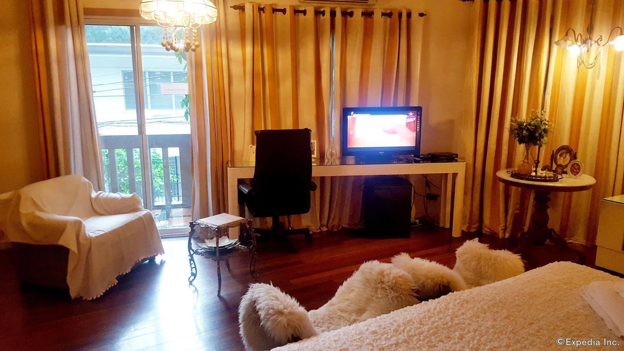 Casa Amapola Manila Bed & Breakfast Тагуиг Екстериор снимка