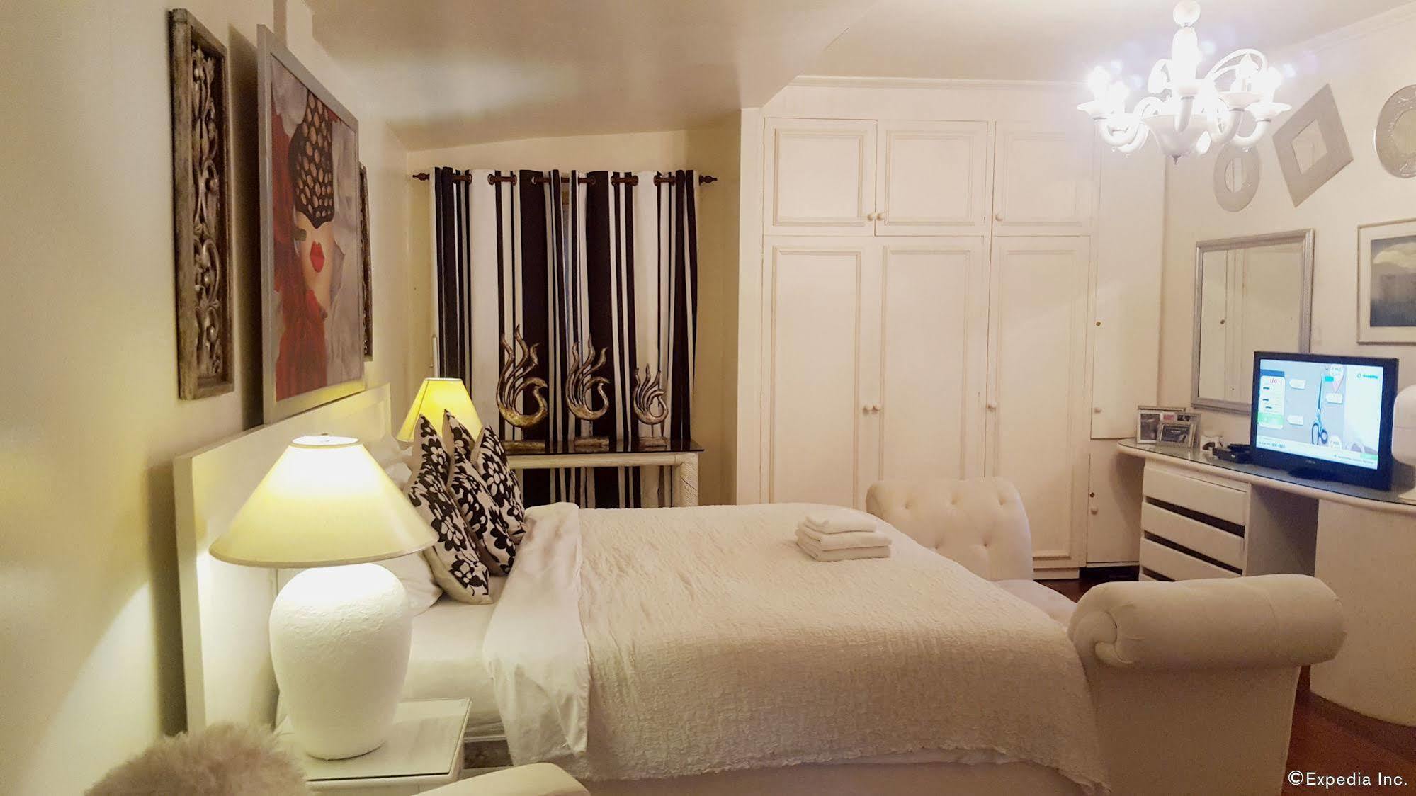 Casa Amapola Manila Bed & Breakfast Тагуиг Екстериор снимка