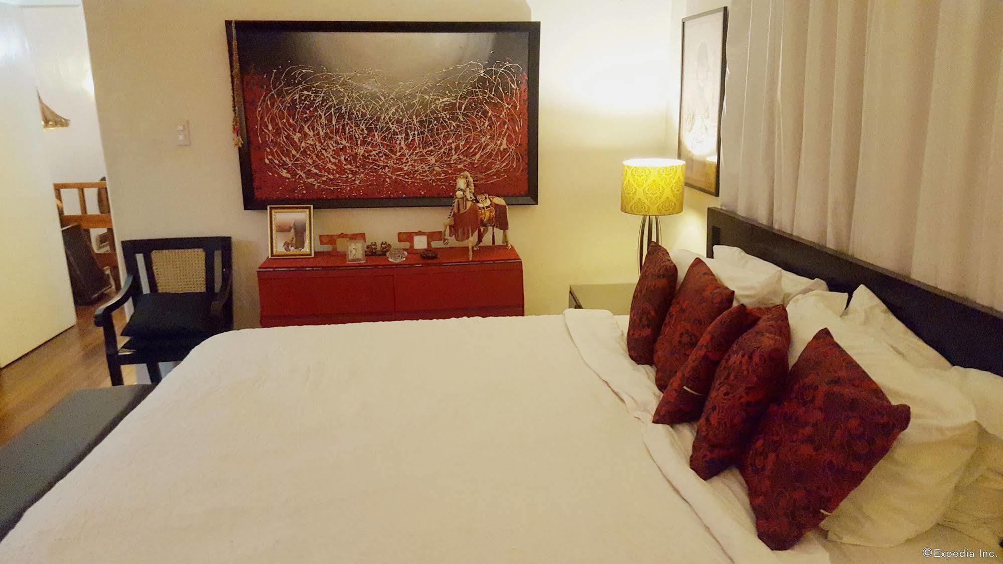 Casa Amapola Manila Bed & Breakfast Тагуиг Екстериор снимка