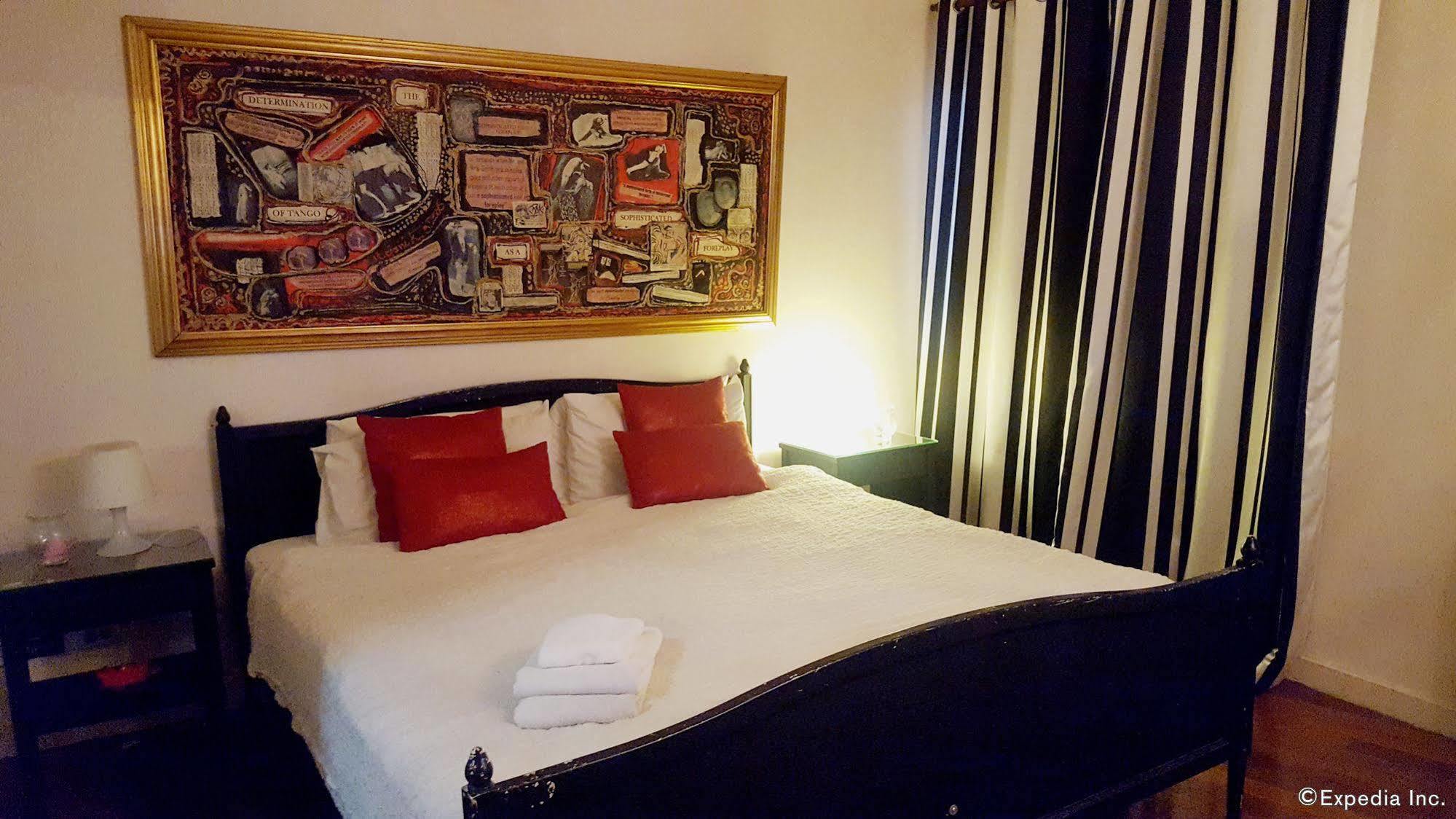 Casa Amapola Manila Bed & Breakfast Тагуиг Екстериор снимка