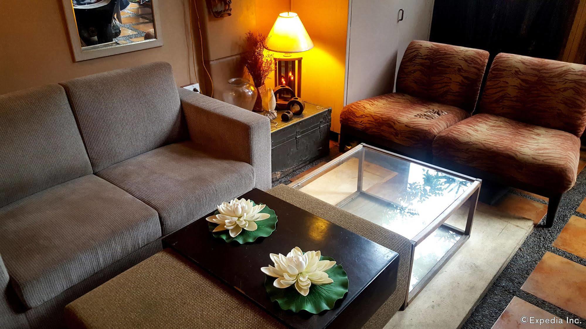 Casa Amapola Manila Bed & Breakfast Тагуиг Екстериор снимка