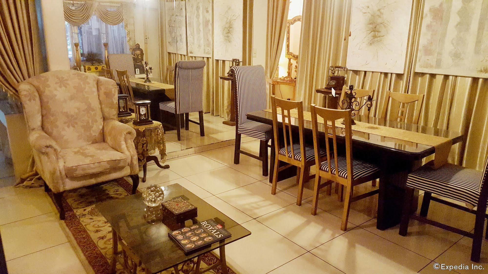 Casa Amapola Manila Bed & Breakfast Тагуиг Екстериор снимка